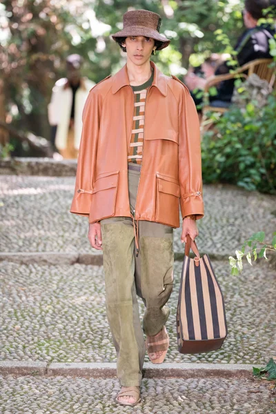 Look 40